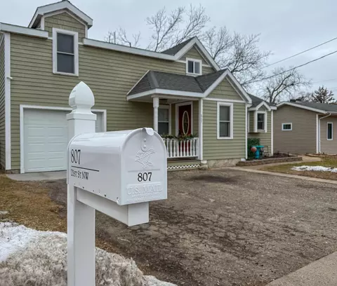 807 21st St NW, Bemidji, MN 56601