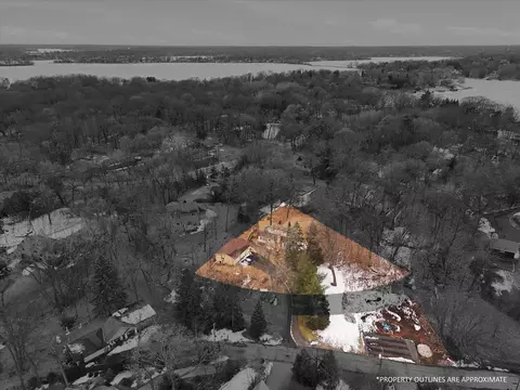 View/Area - 1305 Spruce Pl, Mound, MN 55364 photo 1 of 6