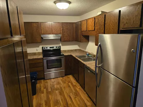 7600 157th St W #205, Apple Valley, MN 55124