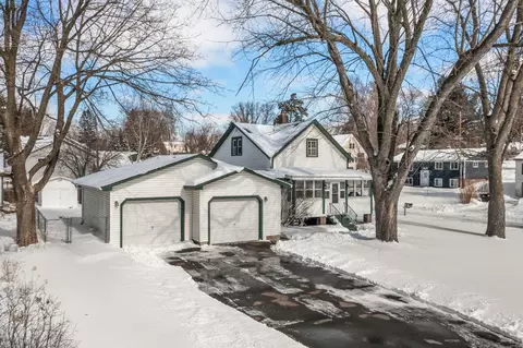 1083 Gordon Ave, Maplewood, MN 55109