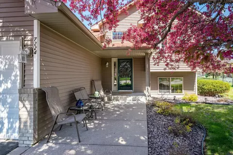 7224 Setzler Pkwy, Brooklyn Park, MN 55445