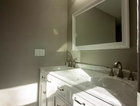 Bath - 501 Seabury Ln, Faribault, MN 55021 photo 2 of 7