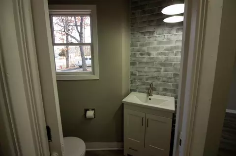 Bath - 501 Seabury Ln, Faribault, MN 55021 photo 5 of 7