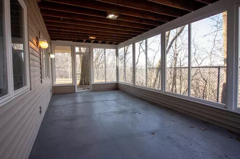 Exterior - 501 Seabury Ln, Faribault, MN 55021 photo 5 of 8