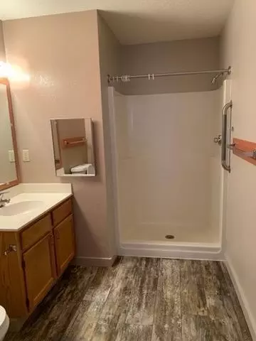 Bath - 31 Chestnut St E # 4, Trimont, MN 56176 photo 1 of 4
