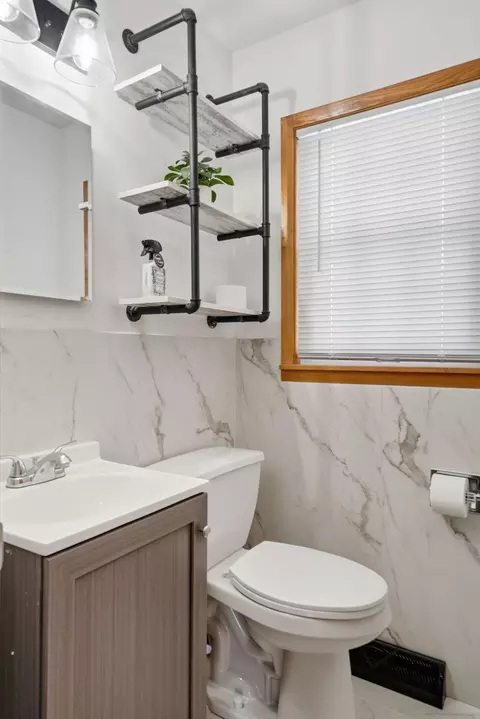 Bath - 1109 13th Ave SW, Willmar, MN 56201 photo 1 of 3