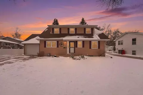 Exterior - 1109 13th Ave SW, Willmar, MN 56201 photo 2 of 9