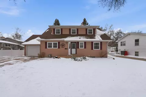 1109 13th Ave SW, Willmar, MN 56201