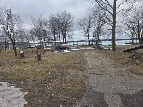 14949 Dahlgren Beach Rd, Lake Park, MN 56554