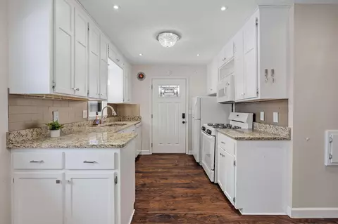 101 W 93rd St, Bloomington, MN 55420