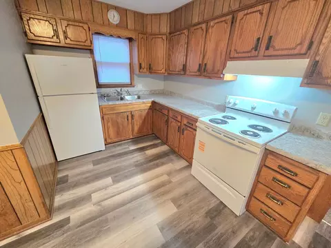 Kitchen - 801 10th Ave N, Saint Cloud, MN 56303 photo 1 of 2