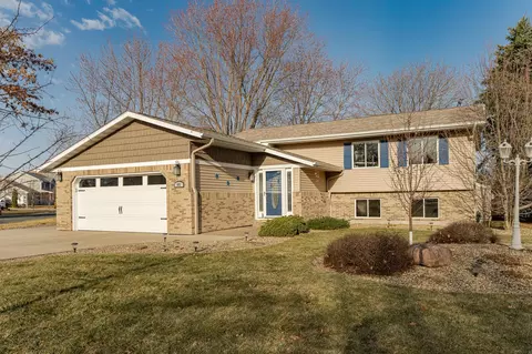 603 11th Ave NW, Dodge Center, MN 55927