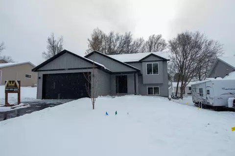 1105 2nd St SE, Faribault, MN 55021