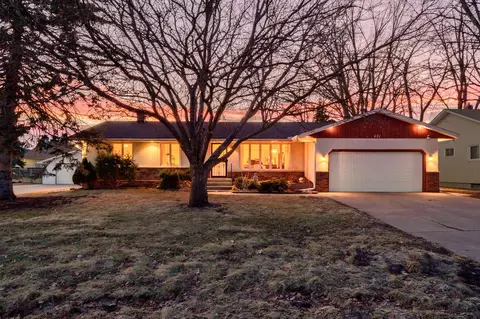 431 Skillman Ave E, Maplewood, MN 55117