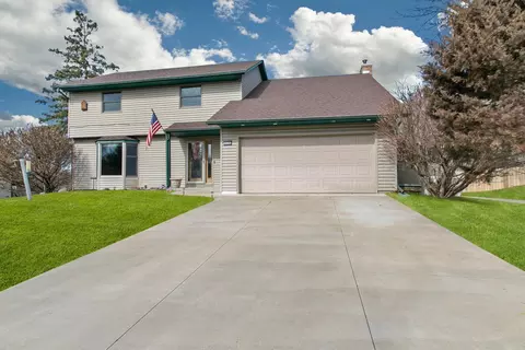 626 Nightingale Blvd, Stillwater, MN 55082