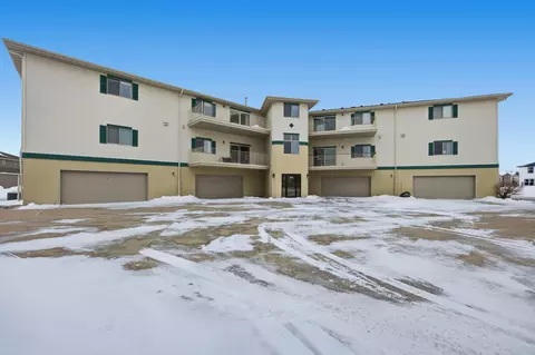 5855 24th St S #204, Fargo, ND 58104