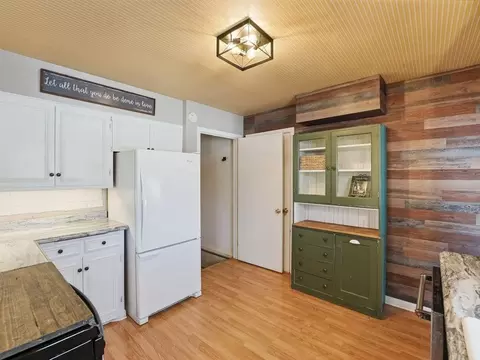 Kitchen - 2410 Clearwater Rd, Saint Cloud, MN 56301 photo 3 of 3