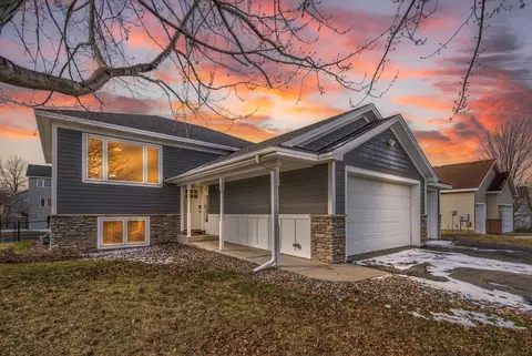 9085 Prairie St, Elko New Market, MN 55020