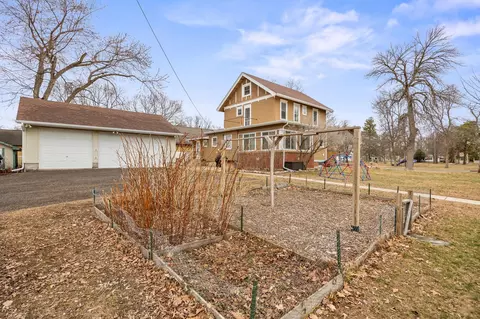 Exterior - 526 8th St E, Glencoe, MN 55336 photo 7 of 10
