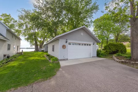 945 Reed St N, Waterville, MN 56096