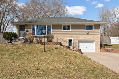 4757 Oregon Ave N, New Hope, MN 55428