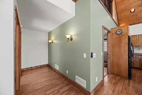 Entry Way - 22780 Csah 14, Darwin, MN 55324 photo 2 of 4