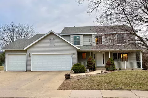 2227 Viola Heights Dr NE, Rochester, MN 55906