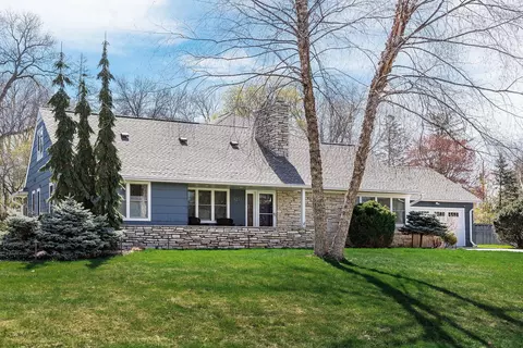 5277 Lochloy Dr, Edina, MN 55436