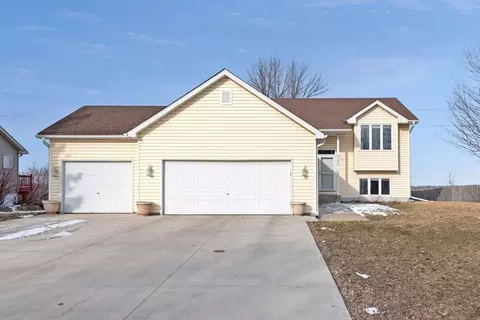 1830 Clearwater Rd, Waconia, MN 55387