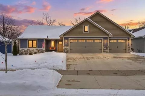 265 Vista Cir, River Falls, WI 54022
