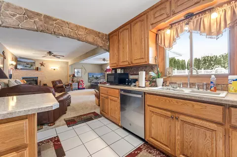 Kitchen - 244 Edgeview Dr, Rollingstone, MN 55969 photo 4 of 4
