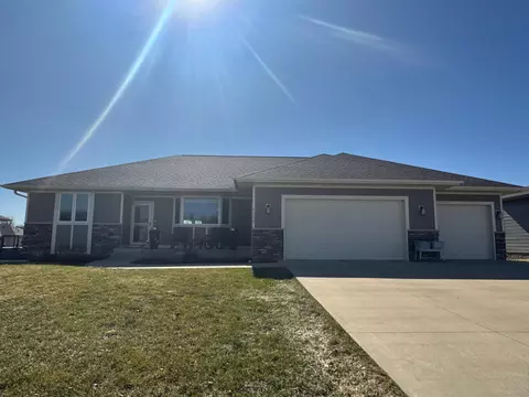 1755 Wood Duck Ln NE, Owatonna, MN 55060