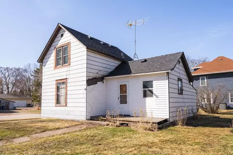 1102 1st Ave NW, Faribault, MN 55021