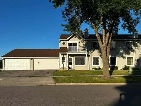 3235 15th Ave S UNIT C, Fargo, ND 58103