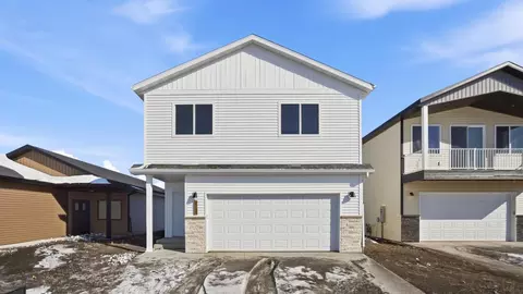 6719 66th Ave S, Horace, ND 58047