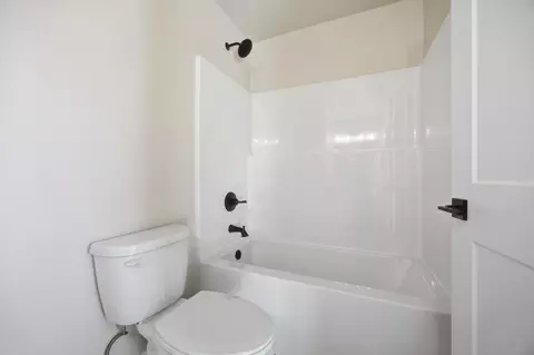 Bath - 6719 66th Ave S, Horace, ND 58047 photo 3 of 4
