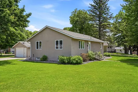 842 Xenia Ave NW, Elk River, MN 55330