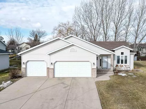 1903 33rd St S, Moorhead, MN 56560