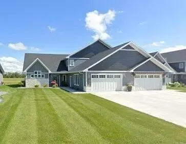 5856 31st St S, Fargo, ND 58104