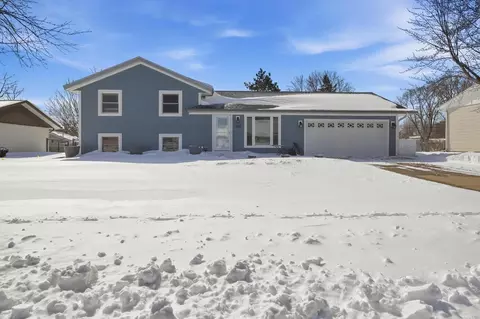 858 Haralson Dr, Apple Valley, MN 55124