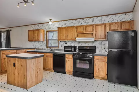 Kitchen - 405 Edgar Pl, Faribault, MN 55021 photo 2 of 3