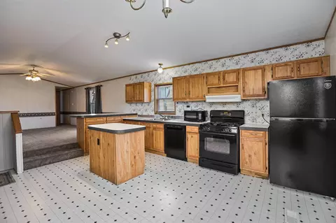 Kitchen - 405 Edgar Pl, Faribault, MN 55021 photo 3 of 3