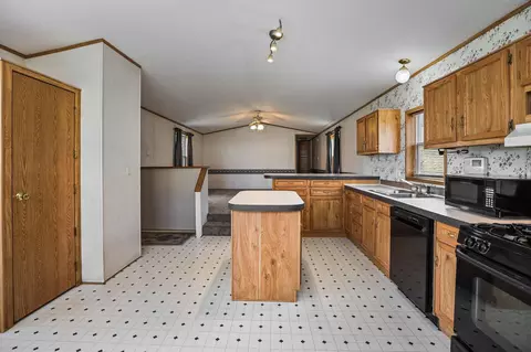 Entry Way - 405 Edgar Pl, Faribault, MN 55021 photo 1 of 1