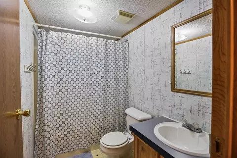 Bath - 405 Edgar Pl, Faribault, MN 55021 photo 1 of 3