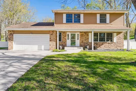 14240 Green View Ct, Eden Prairie, MN 55346