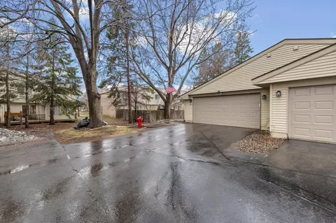 5272 149th St W, Apple Valley, MN 55124