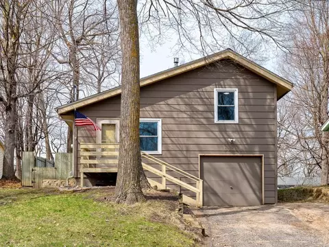3107 Alexander Ln, Mound, MN 55364