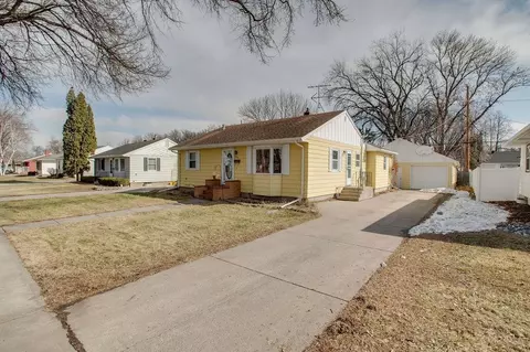 2001 8th St N, Fargo, ND 58102 photo 4