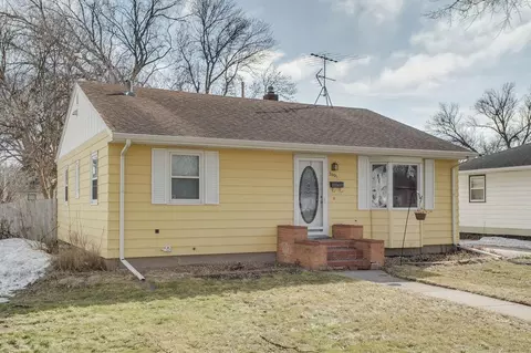 2001 8th St N, Fargo, ND 58102 photo 3