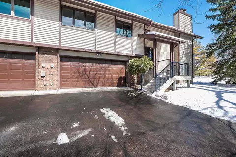 3112 Farnum Dr #A, Eagan, MN 55121